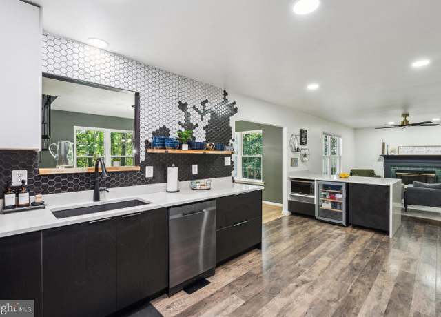 Property at 12948 Hauser Ct, Lusby, MD 20657, 6 beds, 4.5 baths