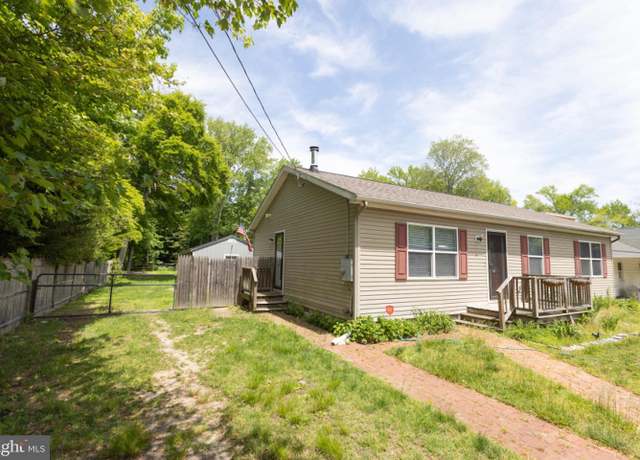 Property at 323 E Pacific Ave, Villas, NJ 08251, 3 beds, 2 baths