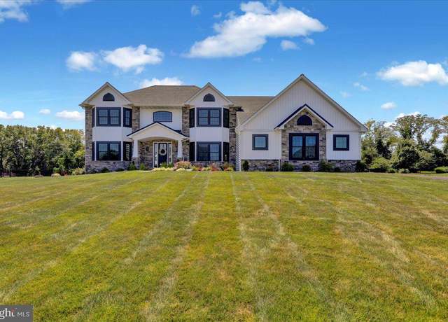 Property at 34 Chasen Ct, Reading, PA 19608, 5 beds, 4.5 baths