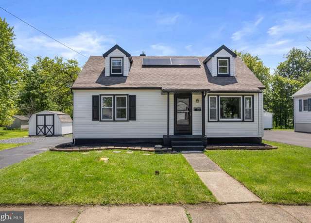 Property at 1224 W Mill St, Quakertown, PA 18951, 3 beds, 1 bath