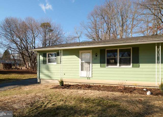 Property at 327 Strouse Ave, State College, PA 16803, 2 beds, 1 bath