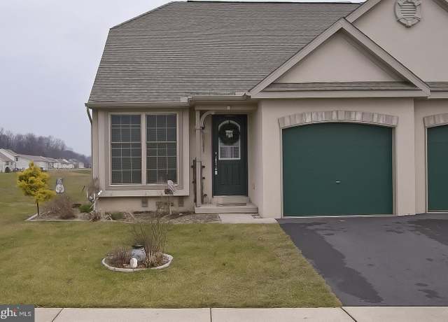 Property at 14 Eagle Dr, Ephrata, PA 17522, 3 beds, 2 baths