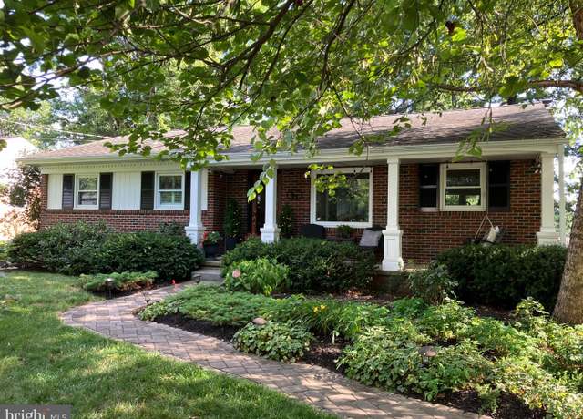 Property at 3124 Cochran Dr, Lancaster, PA 17601, 3 beds, 2 baths
