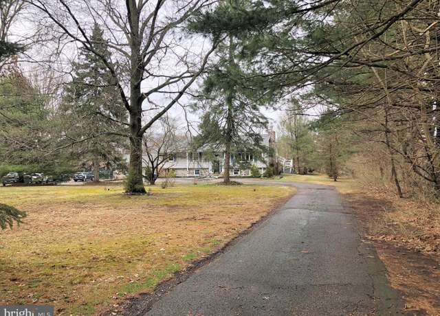 Property at 30 2nd St, Schwenksville, PA 19473, 6 beds, 3 baths