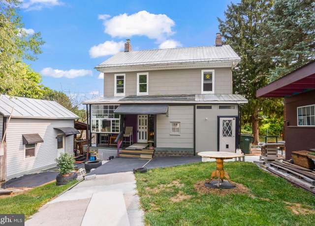 Property at 4631 E Prospect Rd, York, PA 17406, 6 beds, 2 baths