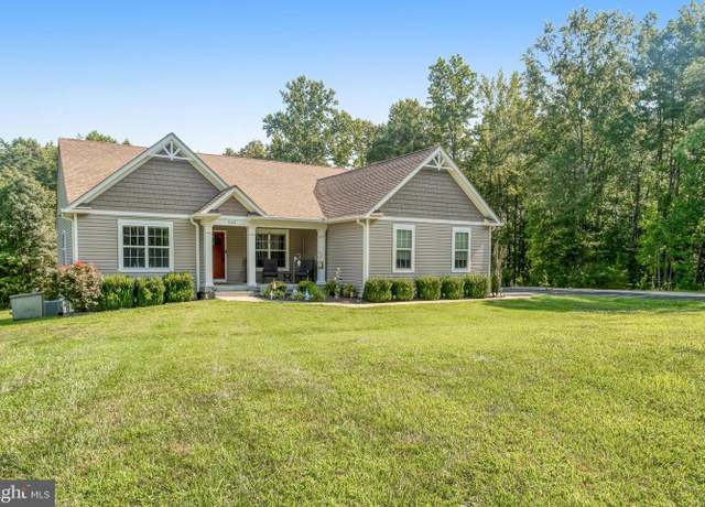 Property at 963 White Oak Rd, Fredericksburg, VA 22405, 4 beds, 3 baths