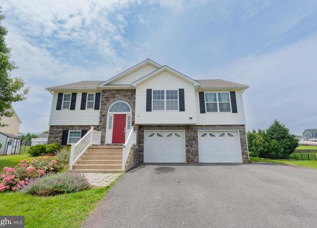 Property at 81 Gulkana Glacier Ln, Martinsburg, WV 25403, 3 beds, 2.5 baths