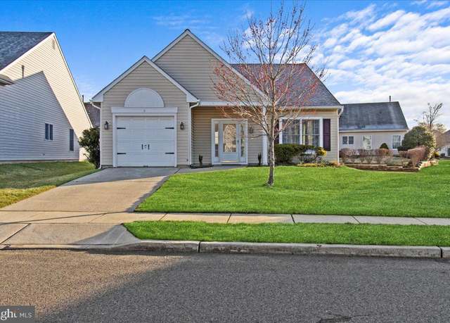 Property at 3 Covered Bridge Cir, Columbus, NJ 08022, 2 beds, 2 baths