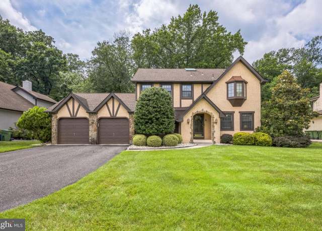 Property at 1032 Bobwhite Dr, Cherry Hill, NJ 08003, 5 beds, 2.5 baths