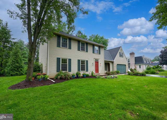 Property at 429 Wetherburn Dr, Lancaster, PA 17601, 4 beds, 2.5 baths