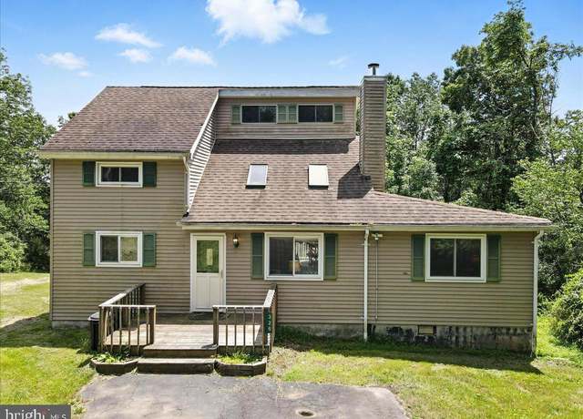 Property at 326 Kathleen Dr, Reeders, PA 18352, 3 beds, 2 baths