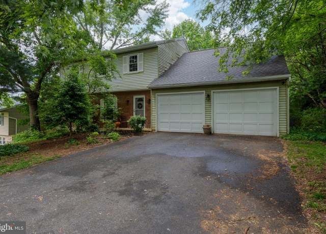 Property at 426 School Rd, York, PA 17407, 4 beds, 2.5 baths