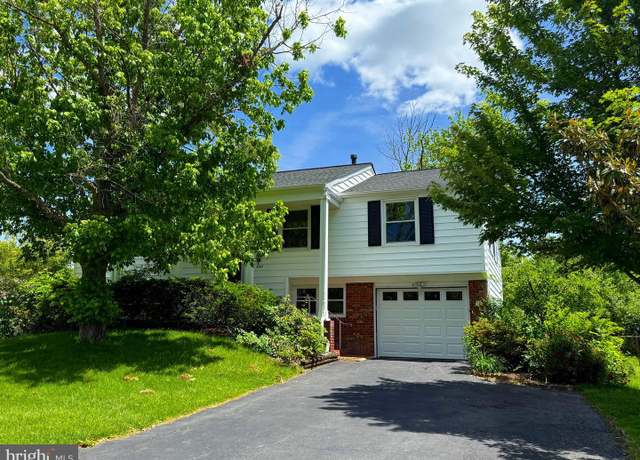 Property at 4205 Middle Ridge Dr, Fairfax, VA 22033, 4 beds, 3 baths