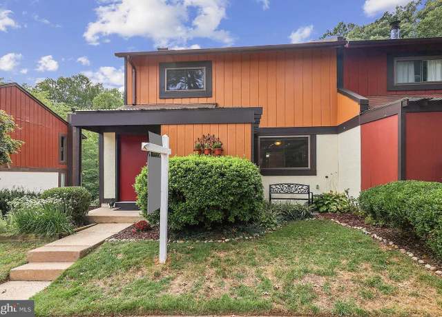 Property at 2256 Wheelwright Ct, Reston, VA 20191, 4 beds, 3.5 baths