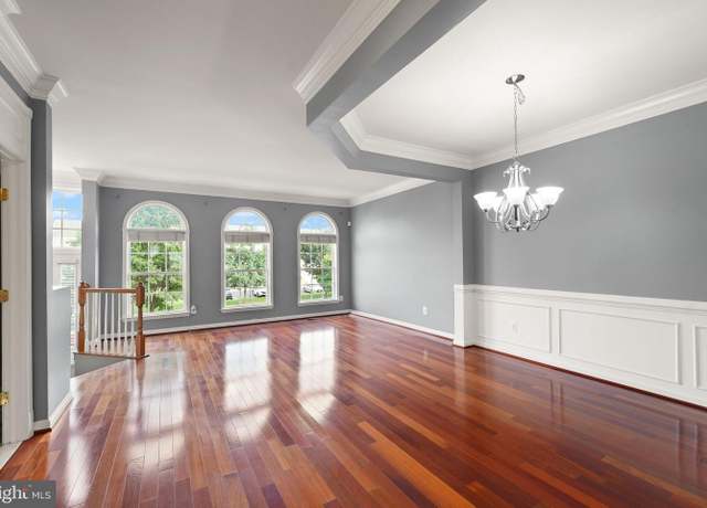 Property at 21124 Angela Sq, Sterling, VA 20166, 3 beds, 3.5 baths