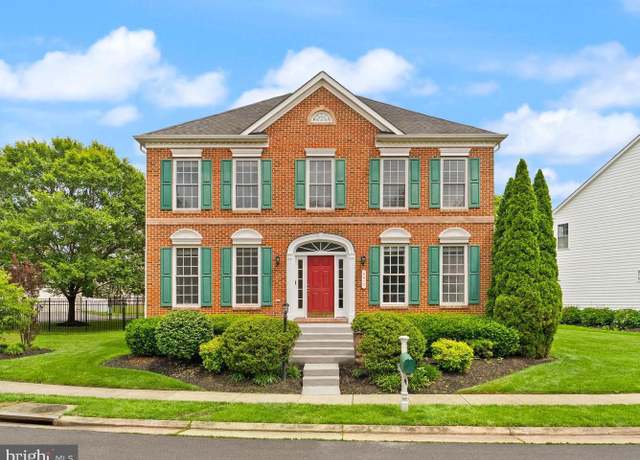 Property at 6413 Morven Park Ln, Gainesville, VA 20155, 4 beds, 3.5 baths