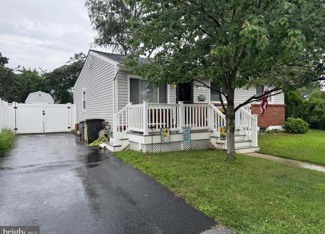Property at 210 Hollywood Ct, Glen Burnie, MD 21060, 4 beds, 2 baths
