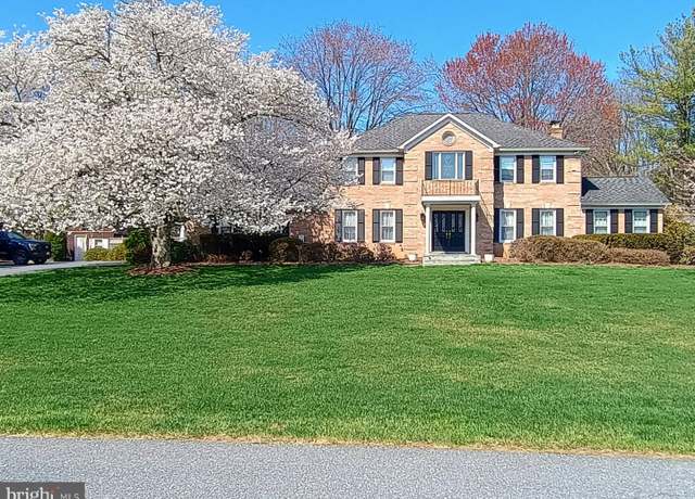 Property at 16004 New Bedford Dr, Rockville, MD 20855, 4 beds, 3.5 baths