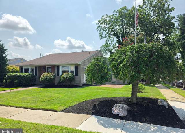 Property at 18 E Maple Ave, Bellmawr, NJ 08031, 3 beds, 1.5 baths