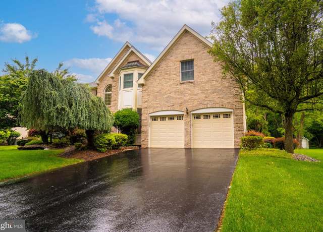 Property at 19 Shadow Dr, Princeton Junction, NJ 08550, 4 beds, 2.5 baths