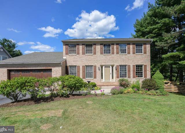 Property at 243 Clark Rd, Hershey, PA 17033, 4 beds, 2.5 baths