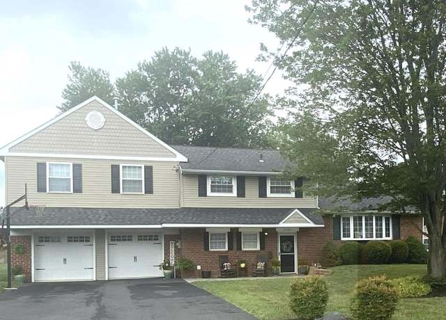 Property at 3395 Bancroft Dr, Aston, PA 19014, 4 beds, 2.5 baths