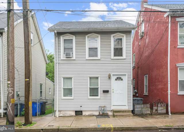 Property at 356 Beech St, Pottstown, PA 19464, 3 beds, 1.5 baths
