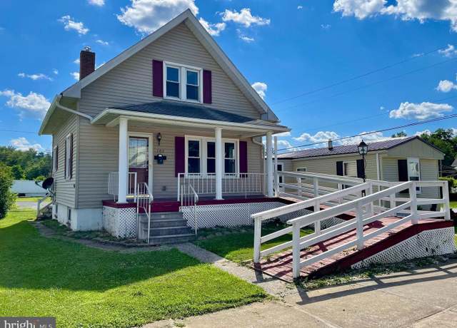 Property at 502 S Juniata St, Lewistown, PA 17044, 2 beds, 1.5 baths