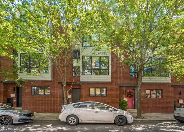 Property at 821 N 4th St, Philadelphia, PA 19123, 3 beds, 3.5 baths