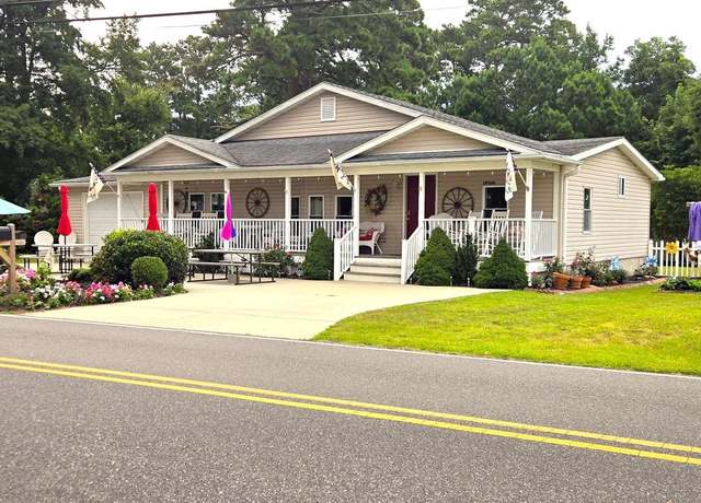 Property at 3452 Willow St, Chincoteague Island, VA 23336, 3 beds, 2 baths