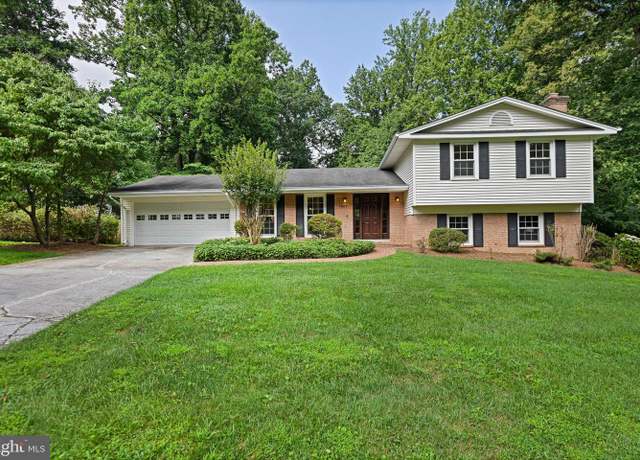 Property at 1001 Pickett Pl SW, Vienna, VA 22180, 5 beds, 3 baths