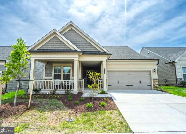 Property at 21729 Hawksbill High Cir, Sterling, VA 20164, 2 beds, 3 baths