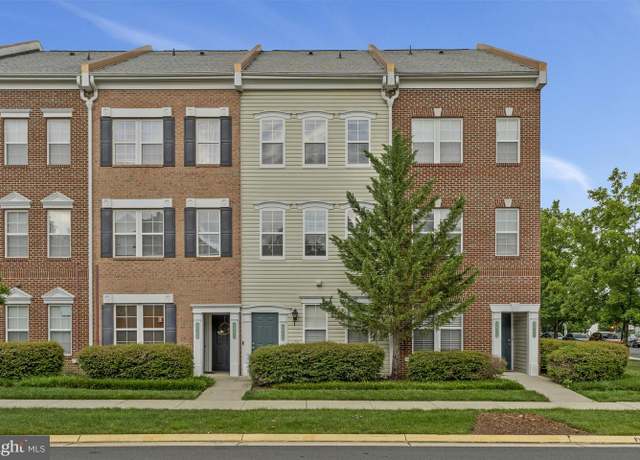 Property at 22773 Fountain Grove Sq, Brambleton, VA 20148, 2 beds, 2.5 baths