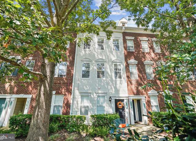 Property at 42501 Rockrose Sq, Brambleton, VA 20148, 2 beds, 2.5 baths