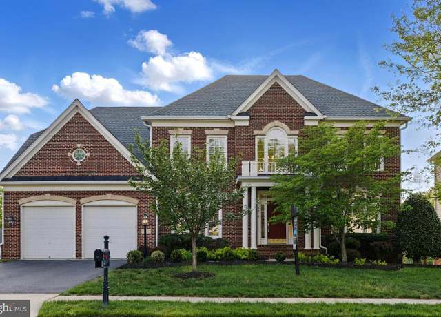 Property at 8040 Tysons Oaks Ct, Gainesville, VA 20155, 6 beds, 4.5 baths