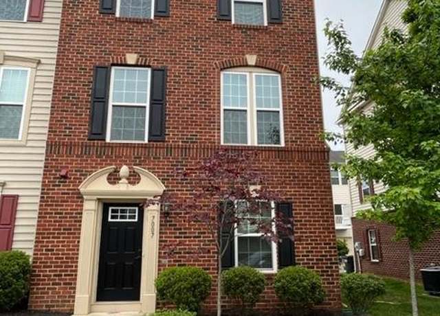 Property at 7007 Trek Way, Gainesville, VA 20155, 3 beds, 3 baths