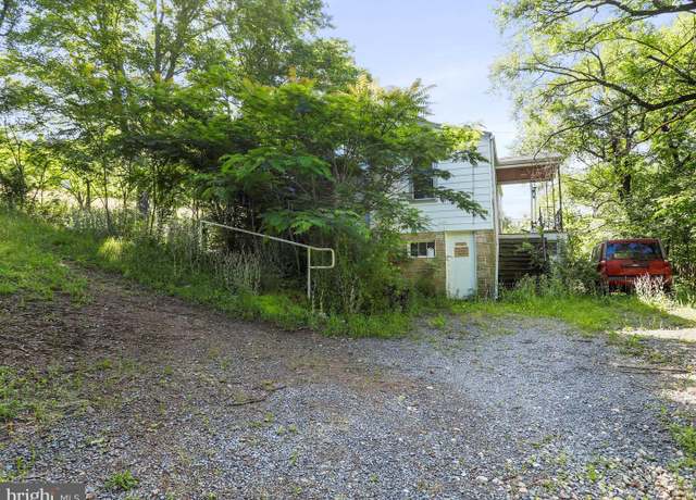 Property at 679 Winchester Grade Rd, Berkeley Springs, WV 25411, 3 beds, 1 bath