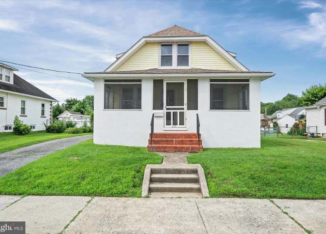 Property at 306 Moore Ave, New Castle, DE 19720, 4 beds, 1.5 baths