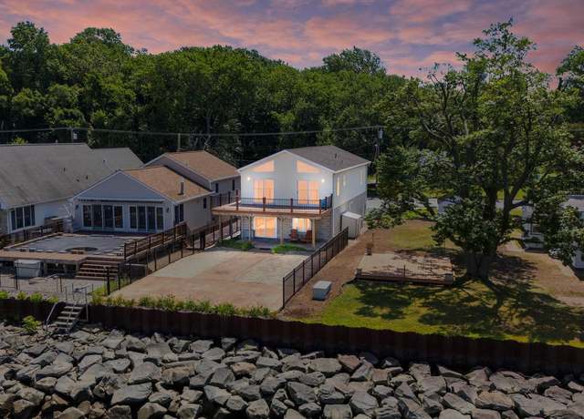 Property at 187 N River Dr, Pennsville, NJ 08070, 3 beds, 2.5 baths
