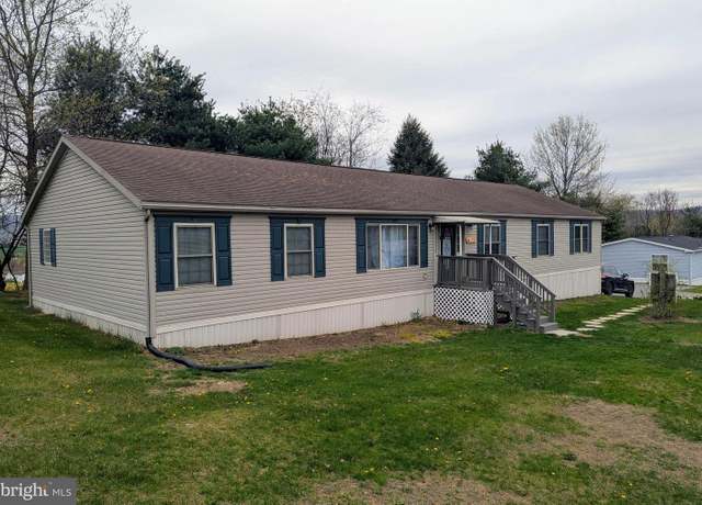 Property at 3 Hawthorne Ln, Hamburg, PA 19526, 3 beds, 2 baths