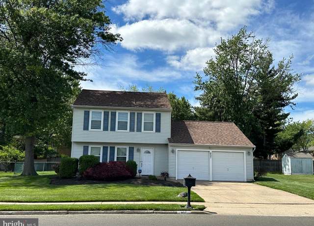 Property at 657 S Queen Anne Dr, Fairless Hills, PA 19030, 2 beds, 1.5 baths