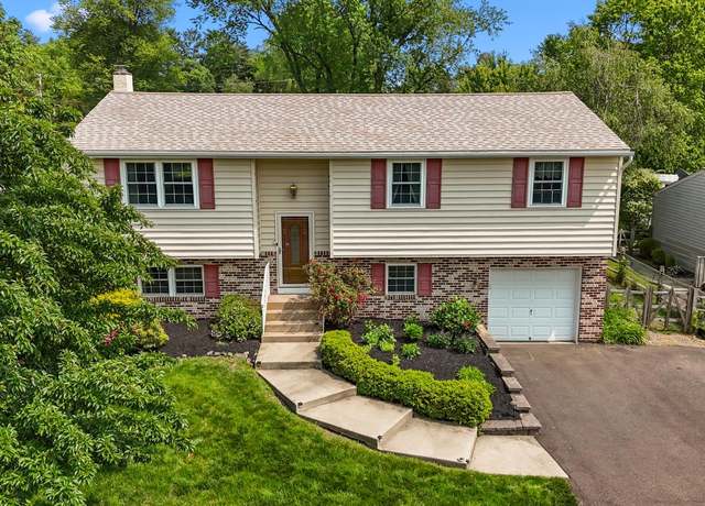 Property at 320 Pheasant Run Dr, Doylestown, PA 18901, 4 beds, 3 baths