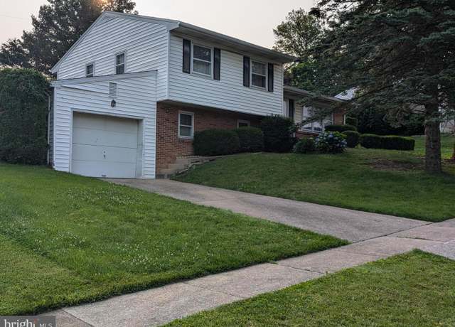 Property at 837 W Foxcroft Dr, Camp Hill, PA 17011, 3 beds, 1.5 baths