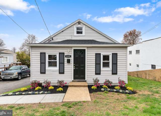 Property at 2205 Dutton Mill Rd, Aston, PA 19014, 3 beds, 1.5 baths