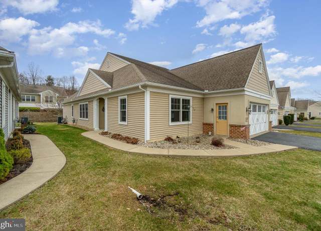 Property at 1012 English Dr, Lebanon, PA 17042, 2 beds, 2 baths