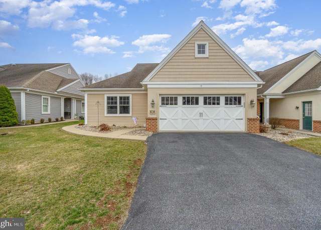 Property at 1012 English Dr, Lebanon, PA 17042, 2 beds, 2 baths