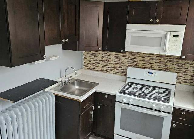 Property at 759 E Allegheny Ave, Philadelphia, PA 19134, 3 beds, 1.5 baths