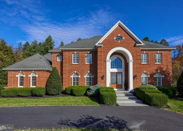 Property at 1515 Wyndham Dr, York, PA 17403, 8 beds, 6 baths