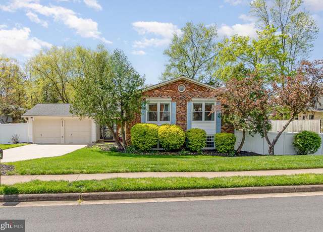 Property at 8909 Applecross Ln, Springfield, VA 22153, 4 beds, 3 baths