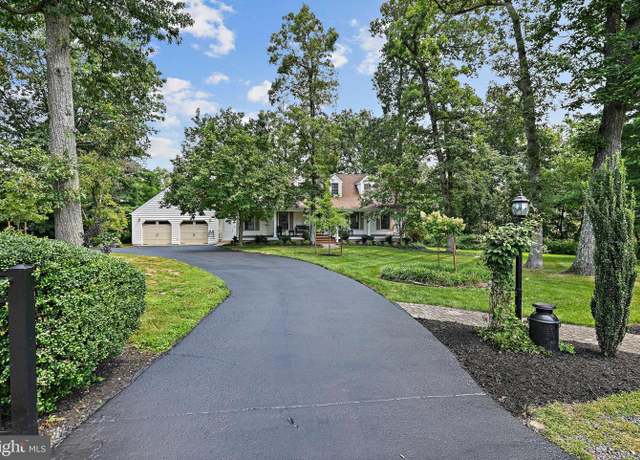 Property at 8012 Elm Pl, Dunn Loring, VA 22027, 6 beds, 5.5 baths